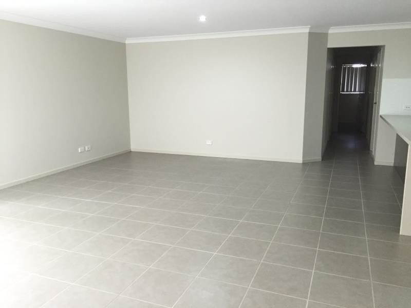 8 Hedgerose Way, Parkhurst QLD 4702
